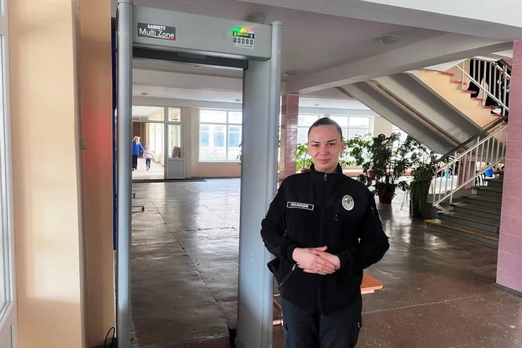 У ліцеї Олександрії встановили перший металодетектор для посилення заходів безпеки.